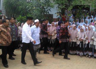 Berkah Banjir, Santri Tremas Dikunjungi Presiden Jokowi