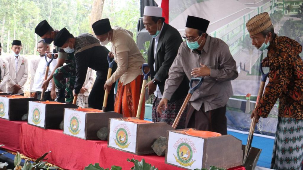 Peletakan Batu Pertama Gedung Madrasah Kiai Fuad Ceritakan Sejarah 6592