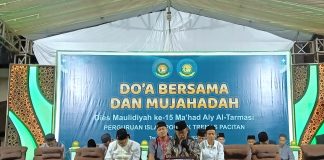 Pengasuh Perguruan Islam Pondok Tremas, Kecamatan Arjosari, Kabupaten Pacitan, KH Hammad Al-Alim Harist Dimyathi