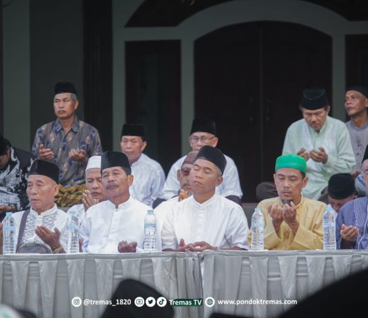 Suasana Doa Bersama Calon Jamaah Haji Kabupaten Pacitan dan Santri Pondok Tremas