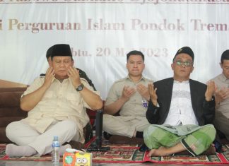 Menhan Prabowo bersama KH. KRT. Luqman Harist Dimyathi
