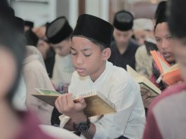 Santri saat mengikuti semaan Al Qur’an