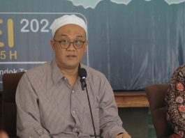 Pengasuh Perguruan Islam Pondok Tremas, KH. Luqman Harist Dimyathi.