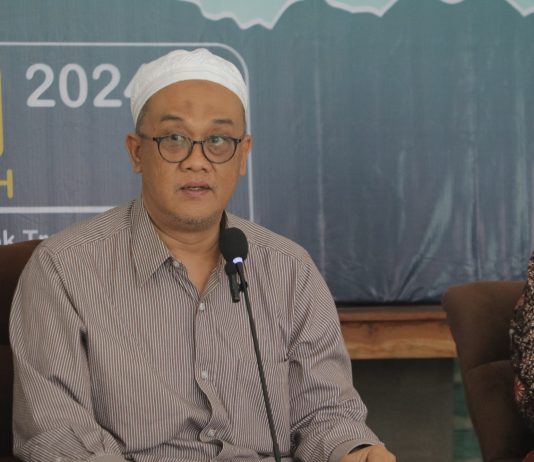 Pengasuh Perguruan Islam Pondok Tremas, KH. Luqman Harist Dimyathi.