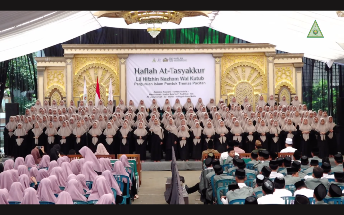 Wisuda lil Hifdzin Nadhom Wal Kutub Wisuda lil Hifdzin Nadhom Wal Kutub