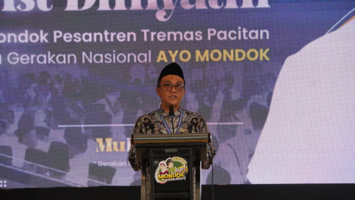 Ketua Umum Gerakan Nasional Ayo Mondok, KH. Luqman Harist Dimyathi