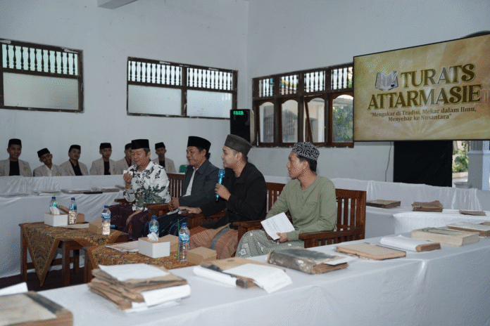Suasana gelaran ‘Pameran Manuskrip Turats Attarmasie' dalam rangka Haul Akbar Pondok Tremas. Suasana gelaran ‘Pameran Manuskrip Turats Attarmasie' dalam rangka Haul Akbar Pondok Tremas.