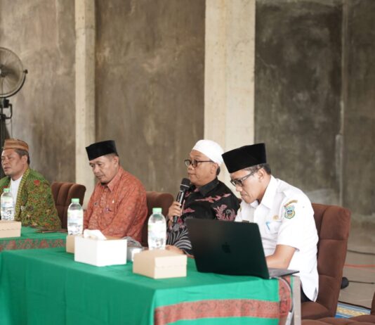 Gus Luqman dalam agenda Koordinasi Integrasi Sekolah Formal dan Madin jenjang SMP se-Kabupaten Pacitan yang bertempat di Musholla 2 Abad Pondok Tremas