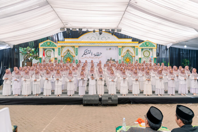 Ratusan santri mengikuti Haflah Attasyakur Lil Hifzhi Nazhom di Pondok Tremas