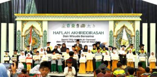Semarak Akhirussanah, 108 Santri TPQ-MADIN Al-Tarmasi dan Nurul Qur’an Resmi Diwisuda Wisuda TPQ-MADIN Al-Tarmasi dan TPQ-MADIN Nurul Qur'an Gayuhan.