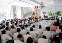 Suasana Pemberangkatan Santri peserta Dakwah Bil Hal