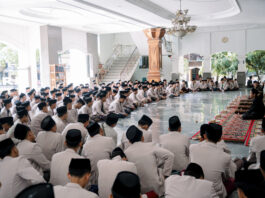Suasana Pemberangkatan Santri peserta Dakwah Bil Hal