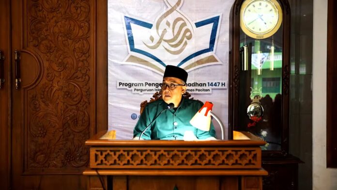 KH Luqman Al-Hakim Harist Dimyathi
